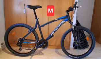 Gebrauchtes B Twin Rockrider Shimano Tourney 2020 Mountainbike, Hellgrau — Bild 2 von 10
