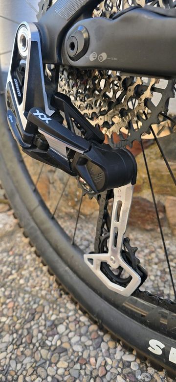 Tweedehands Canyon Spectral CF LTD 2024 2024 Mountainbike — afbeelding 12 van 16