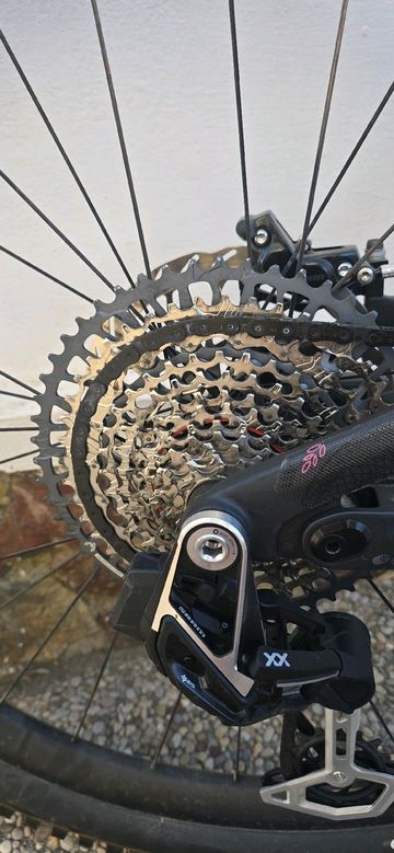 Tweedehands Canyon Spectral CF LTD 2024 2024 Mountainbike — afbeelding 11 van 16