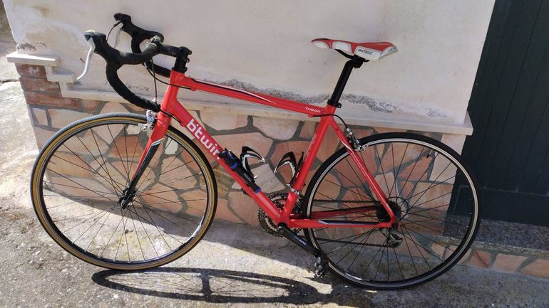 Gebrauchtes DECATHLON Triban 3 2014 Road & Gravel, Rot — Bild 1 von 4