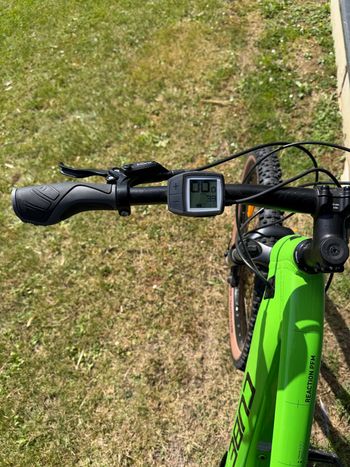 Używany CUBE REACTION HYBRID PERFORMANCE, 500 2022 2022 Mountainbike — zdjęcie 4 z 8