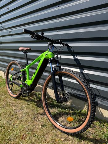 Używany CUBE REACTION HYBRID PERFORMANCE, 500 2022 2022 Mountainbike — zdjęcie 2 z 8