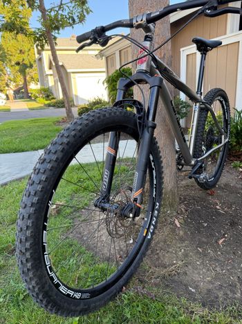 Used Lynskey Titanium Sequel Helix 2017 2017 Mountainbike, Light Gray — image 2 of 5