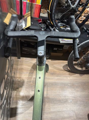 Factor Ostro Gravel - SRAM Force XPLR w/ Power Meter 2026 2026 Road & Gravel d'occasion — image 4 sur 4