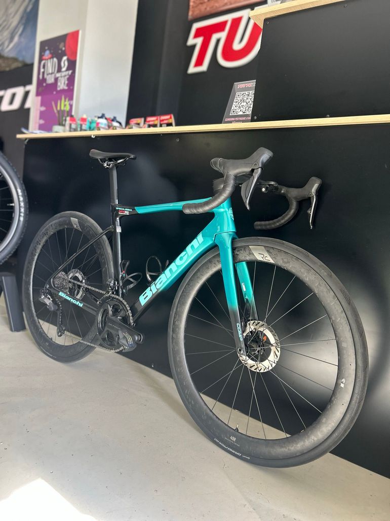 Używany Bianchi Specialissima COMP Ultegra Di2 2025 2025 Road & Gravel — zdjęcie 2 z 14