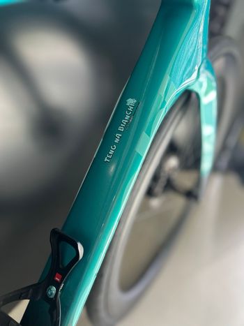 Używany Bianchi Specialissima COMP Ultegra Di2 2025 2025 Road & Gravel — zdjęcie 9 z 14