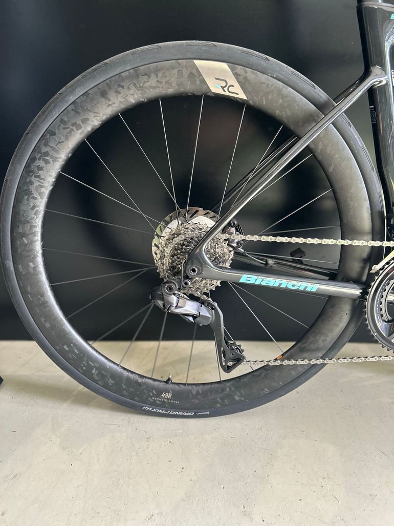 Używany Bianchi Specialissima COMP Ultegra Di2 2025 2025 Road & Gravel — zdjęcie 10 z 14