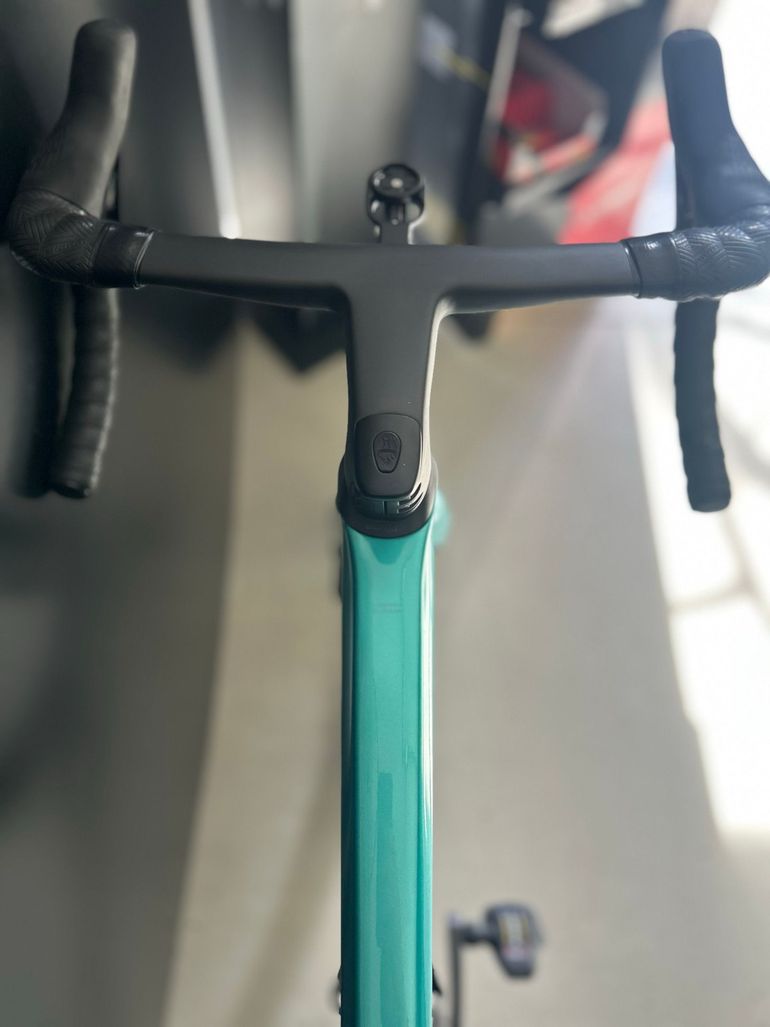 Używany Bianchi Specialissima COMP Ultegra Di2 2025 2025 Road & Gravel — zdjęcie 5 z 14