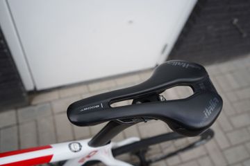 Pinarello Dogma Shimano Ultegra Di2 2019 Road & Gravel usato, Bianco — immagine 7 di 8