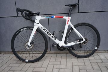 Pinarello Dogma Shimano Ultegra Di2 2019 Road & Gravel usato, Bianco — immagine 2 di 8
