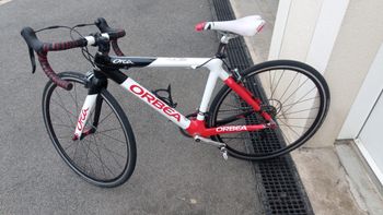 Orbea ORCA AERO M10TEAM 2018 2018 Road & Gravel d'occasion — image 6 sur 8