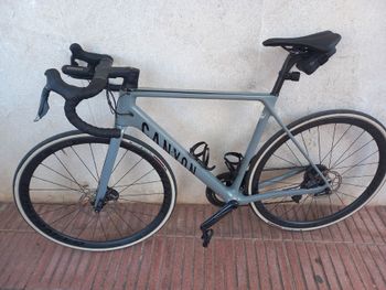 Używany Canyon Ultimate CF SL 8 Disc Di2 2022 2022 Road & Gravel — zdjęcie 5 z 5