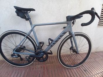 Używany Canyon Ultimate CF SL 8 Disc Di2 2022 2022 Road & Gravel