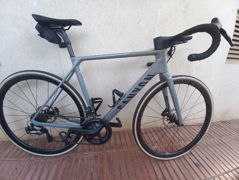 Używany Canyon Ultimate CF SL 8 Disc Di2 2022 2022 Road & Gravel — zdjęcie 1 z 5