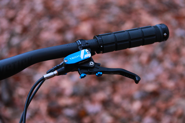 Used Santa Cruz Blur Shimano Deore XT 2023 Mountainbike, Green — image 2 of 4
