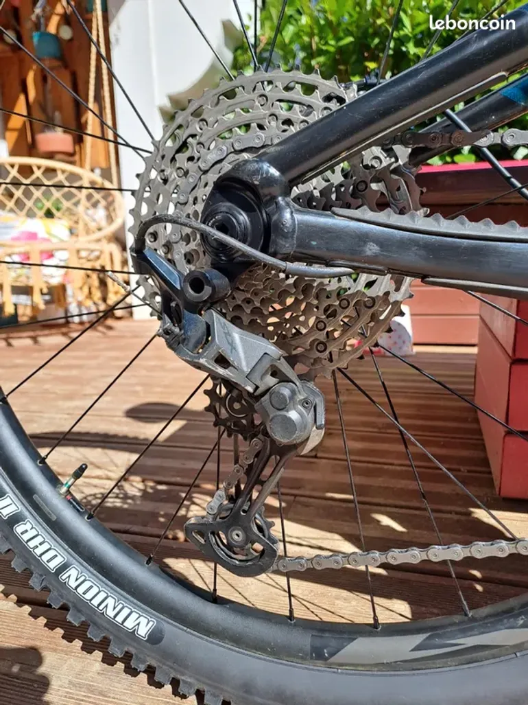 Used Giant Trance X 2024 Mountainbike, Blue — image 4 of 11