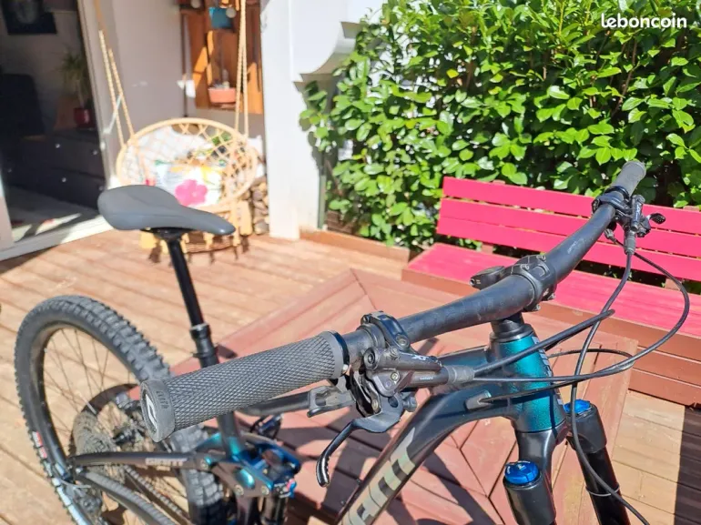 Used Giant Trance X 2024 Mountainbike, Blue — image 7 of 11