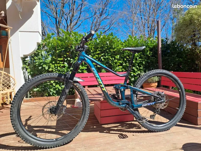 Used Giant Trance X 2024 Mountainbike, Blue — image 2 of 11