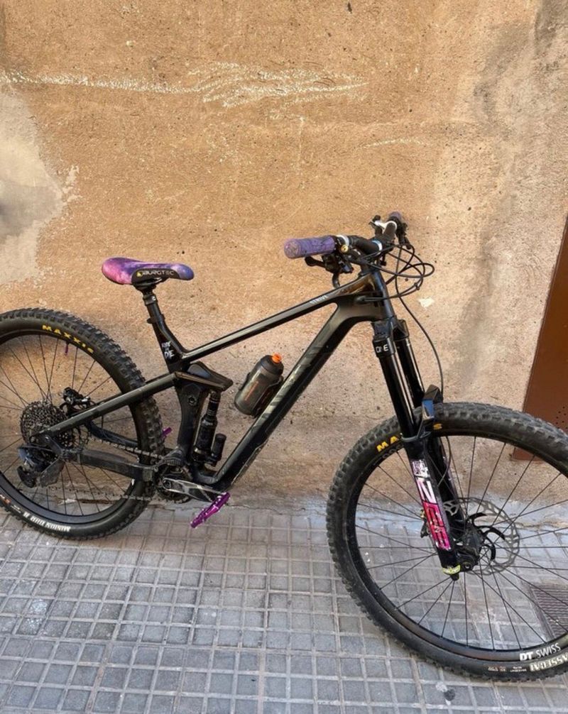Used Canyon Strive CF 9.0 2020 2020 Mountainbike, Black — image 2 of 7