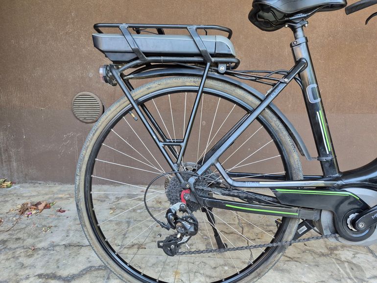 Gebrauchtes CUBE TOWN SPORT HYBRID ONE 400 2019 2019 Urban, Schwarz — Bild 6 von 14