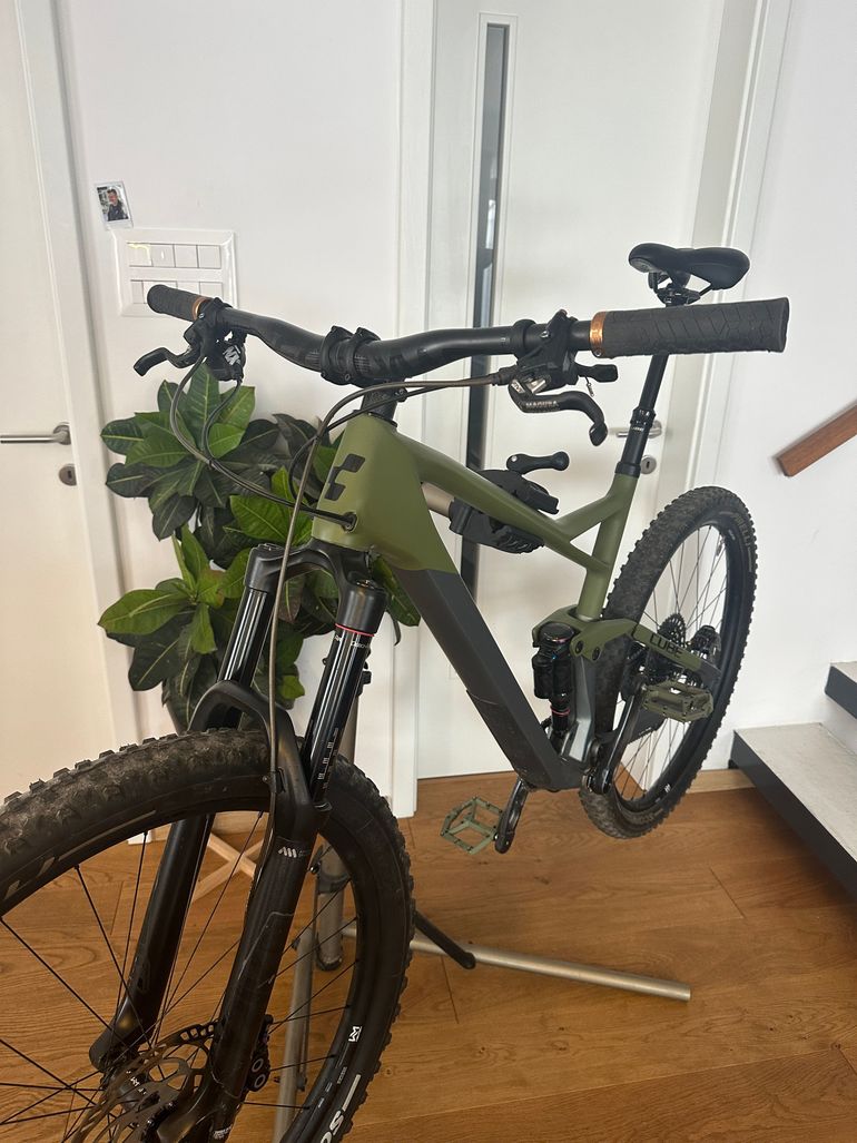 Gebrauchtes CUBE STEREO 150 C:62, TM 29 2023 2023 Mountainbike, Hellgrau — Bild 2 von 7