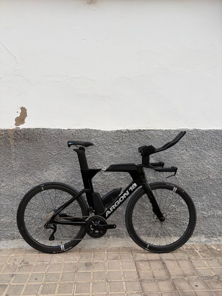 Argon 18 E117 Shimano 105 Di2 2026 2026 Road & Gravel d'occasion — image 1 sur 11