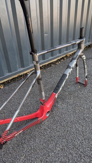 Used Factor ALUTO 2026 Frameset 2026 Road & Gravel, Light Gray — image 3 of 4