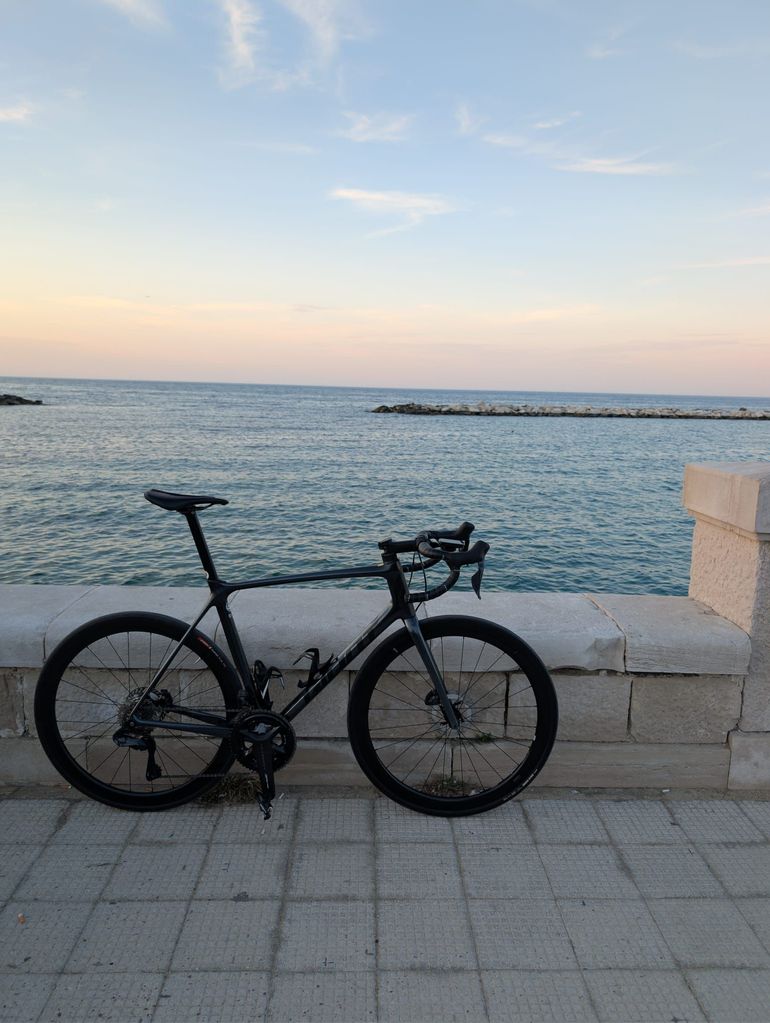 Used Giant TCR Advanced Pro Disc 0 Di2 2023 2023 Road & Gravel, Black — image 1 of 4