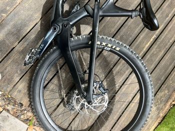 Używany Canyon Spectral CF 7 2024 2024 Mountainbike — zdjęcie 7 z 8