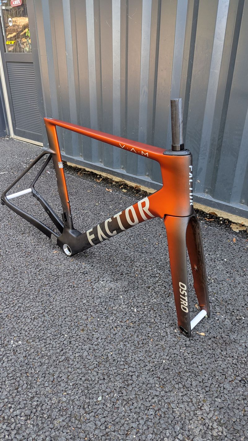 Tweedehands Factor OSTRO VAM - Frameset Premium 2026 Frameset 2026 Road & Gravel — afbeelding 2 van 4