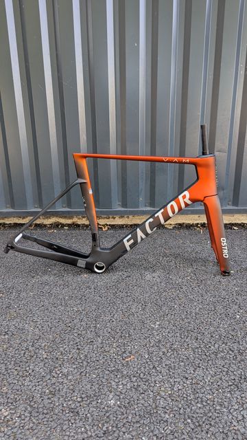 Tweedehands Factor OSTRO VAM - Frameset Premium 2026 Frameset 2026 Road & Gravel — afbeelding 1 van 4