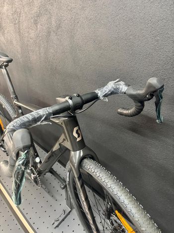 Używany Scott Addict Gravel 40 2026 2026 Road & Gravel — zdjęcie 4 z 7