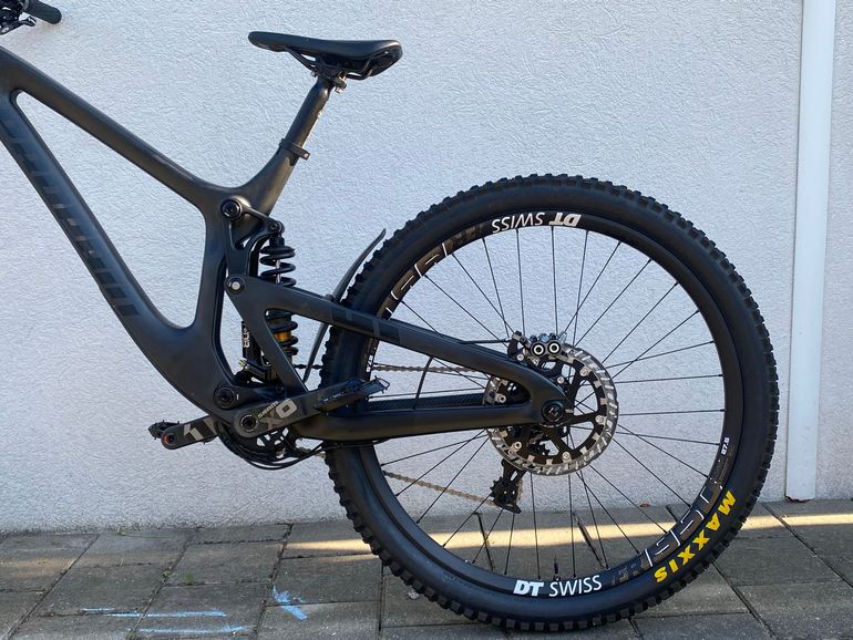Używany Propain Rage CF 27.5 Highend 2019 2019 Mountainbike — zdjęcie 4 z 15