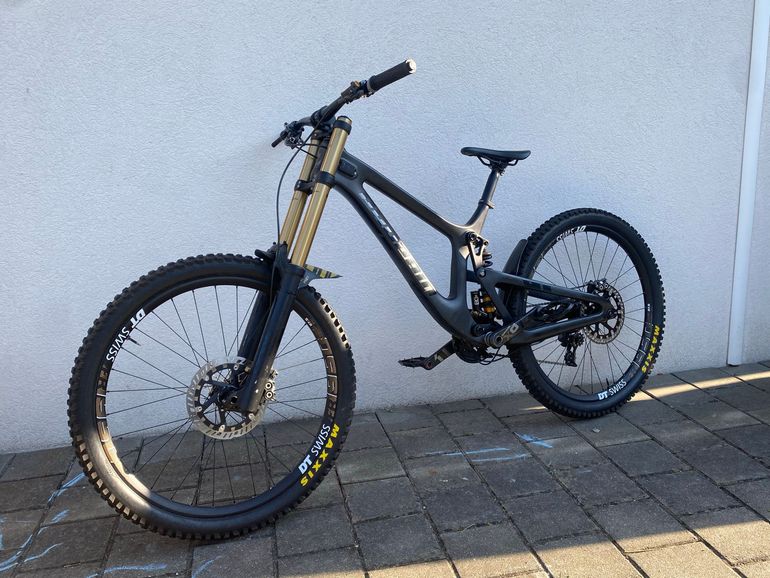 Używany Propain Rage CF 27.5 Highend 2019 2019 Mountainbike — zdjęcie 7 z 15