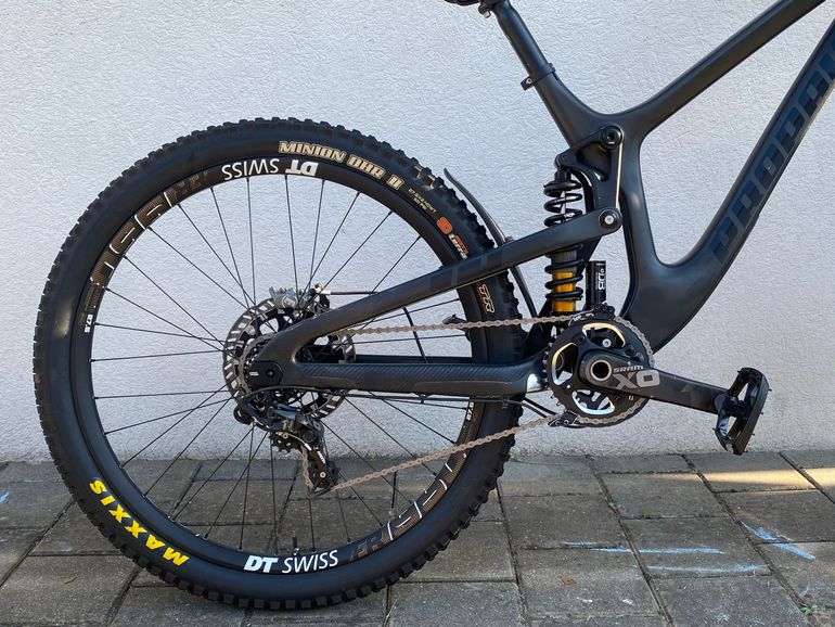 Używany Propain Rage CF 27.5 Highend 2019 2019 Mountainbike — zdjęcie 9 z 15