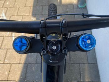 Używany Propain Rage CF 27.5 Highend 2019 2019 Mountainbike — zdjęcie 14 z 15
