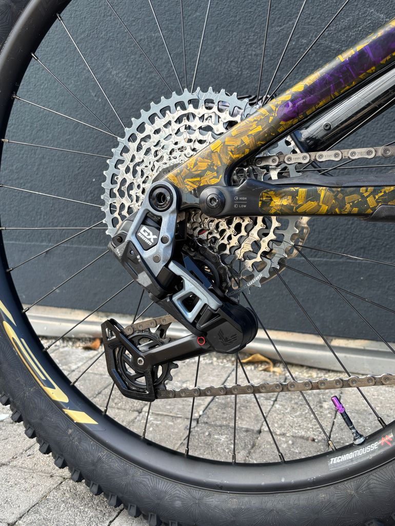 Specialized Turbo Levo Expert 2024 2024 Mountainbike d'occasion — image 9 sur 15