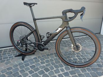 Gebrauchtes 3T Exploro Racemax Italia ProjectX Sram RED XPLR DISCUS45/40 2025 2025 Road & Gravel, Schwarz — Bild 3 von 15