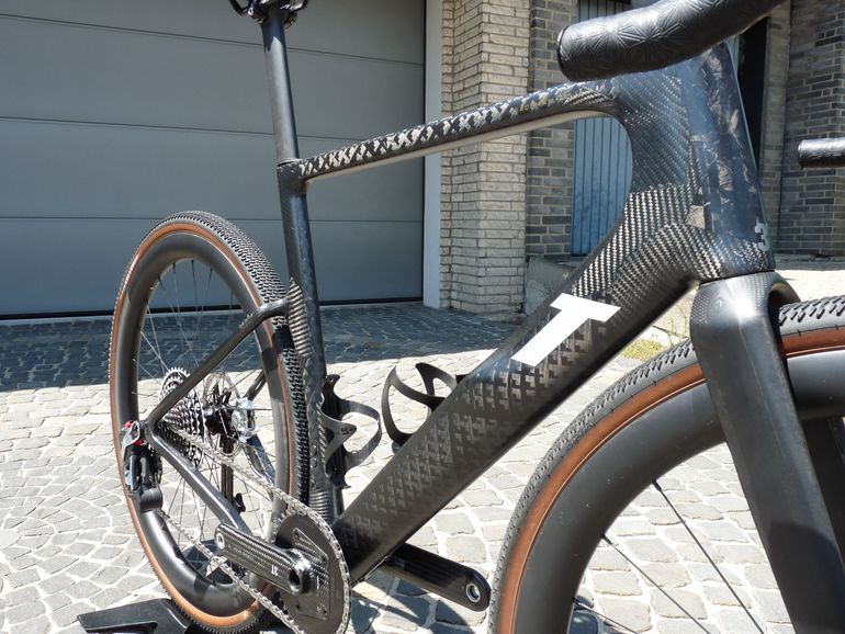 Gebrauchtes 3T Exploro Racemax Italia ProjectX Sram RED XPLR DISCUS45/40 2025 2025 Road & Gravel, Schwarz — Bild 4 von 15