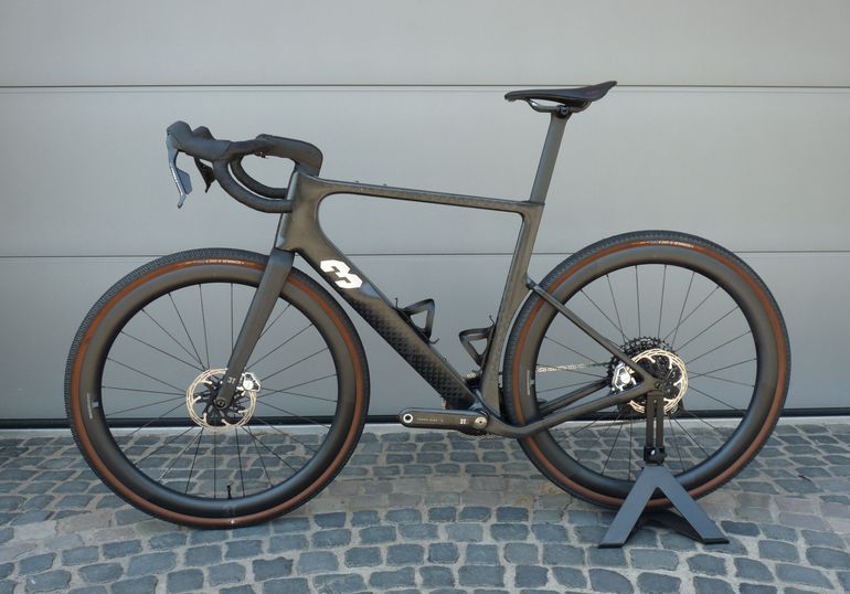Gebrauchtes 3T Exploro Racemax Italia ProjectX Sram RED XPLR DISCUS45/40 2025 2025 Road & Gravel, Schwarz — Bild 2 von 15