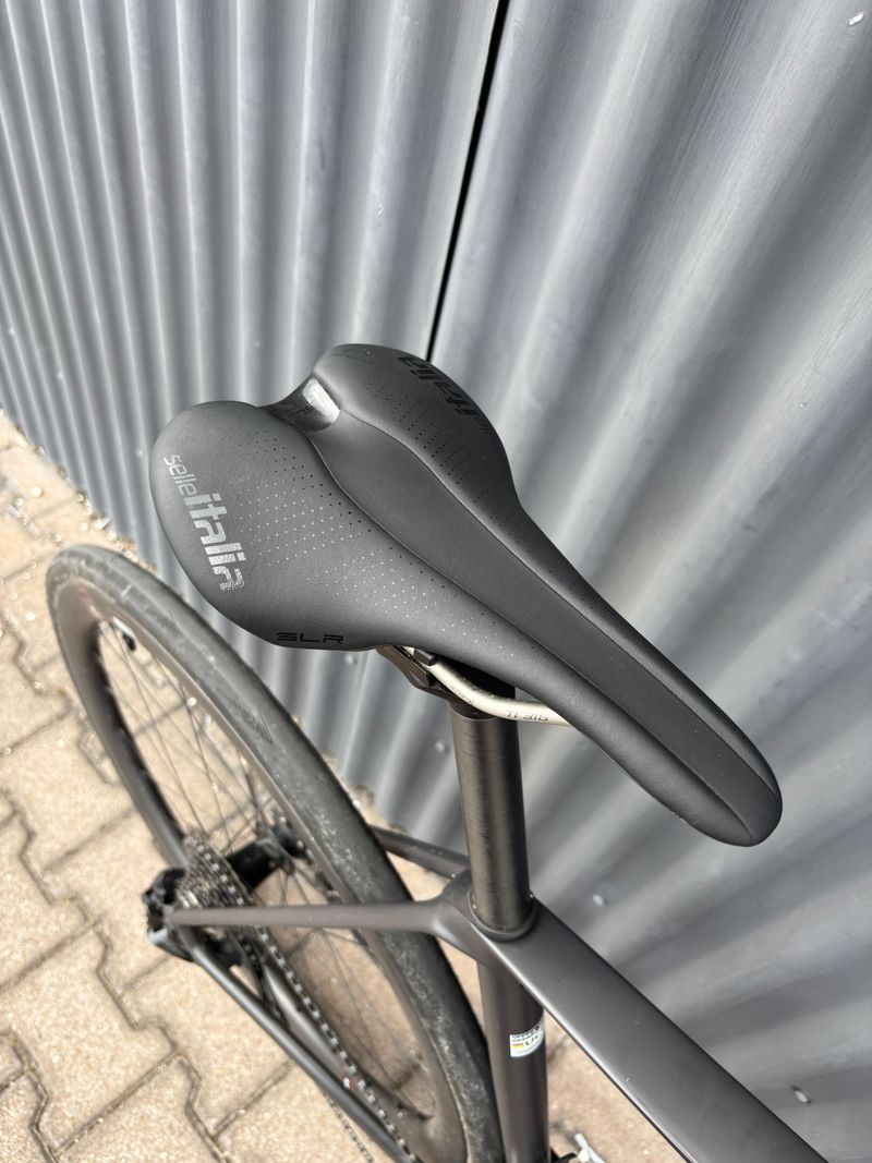 Used Orbea ORCA M30i 2025 2025 Road & Gravel, Black — image 10 of 11