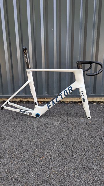 Used Factor MONZA - Standard package 2026 Frameset 2026 Road & Gravel, White — image 1 of 4