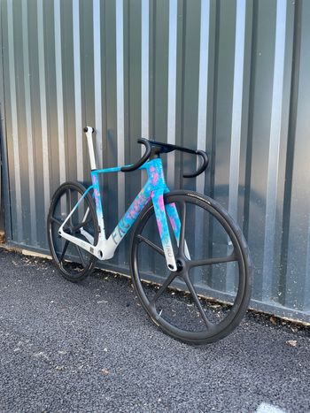 Używany Factor Ostro Vam Watercolor édition 2025 Frameset 2025 Road & Gravel — zdjęcie 2 z 4