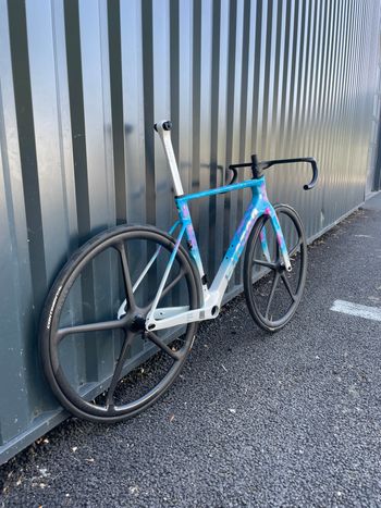 Używany Factor Ostro Vam Watercolor édition 2025 Frameset 2025 Road & Gravel — zdjęcie 3 z 4