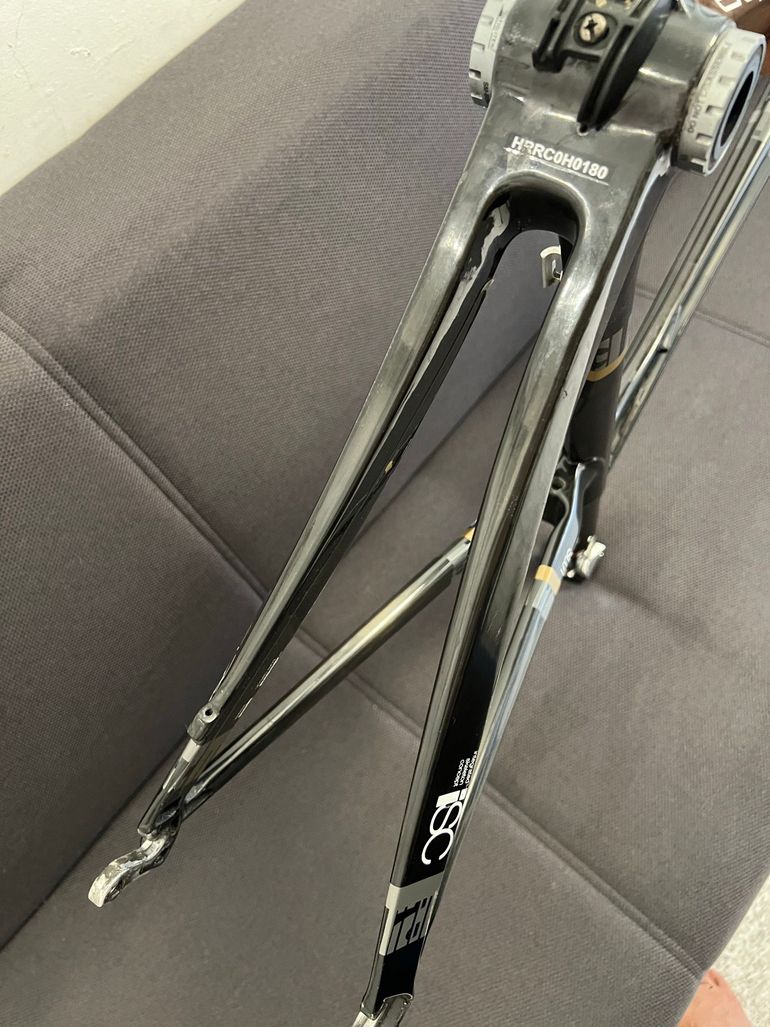 Używany BMC Roadracer Frameset 2013 Road & Gravel — zdjęcie 15 z 16
