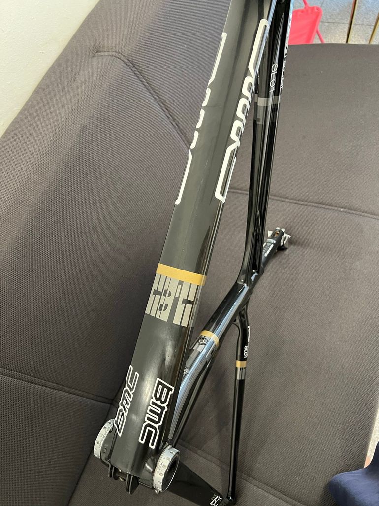 Używany BMC Roadracer Frameset 2013 Road & Gravel — zdjęcie 14 z 16