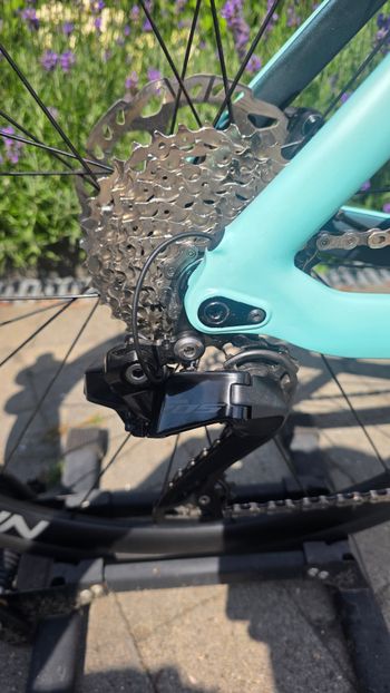 Bianchi Oltre Race 105 Di2 2025 2025 Road & Gravel de segunda mano, Verde — imagen 8 de 17