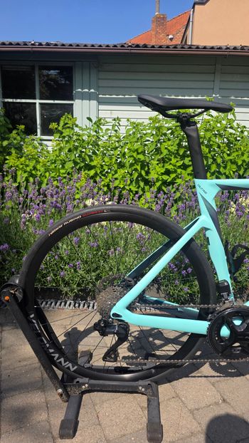 Bianchi Oltre Race 105 Di2 2025 2025 Road & Gravel de segunda mano, Verde — imagen 6 de 17