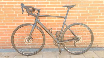 Tweedehands Cannondale Caad Shimano 105 2024 Racefiets & gravel
