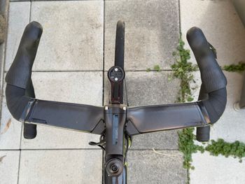 Używany Specialized Tarmac SL6 Sport 2021 2021 Road & Gravel — zdjęcie 3 z 7